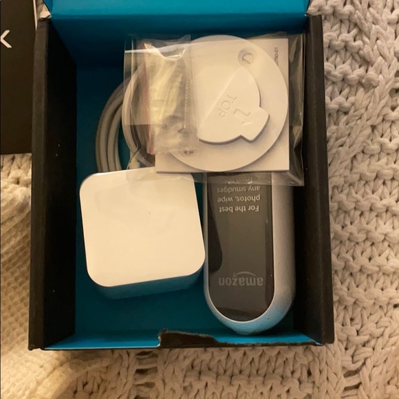 Amazon Echo Look - Picture 2 of 3